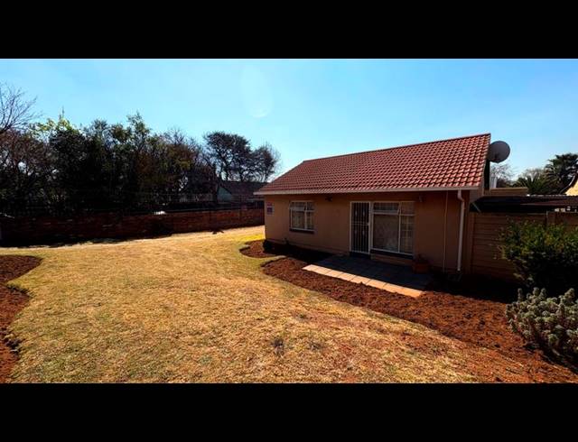 2 BEDROOM HOUSE FOR SALE IN MOFFATT VIEW